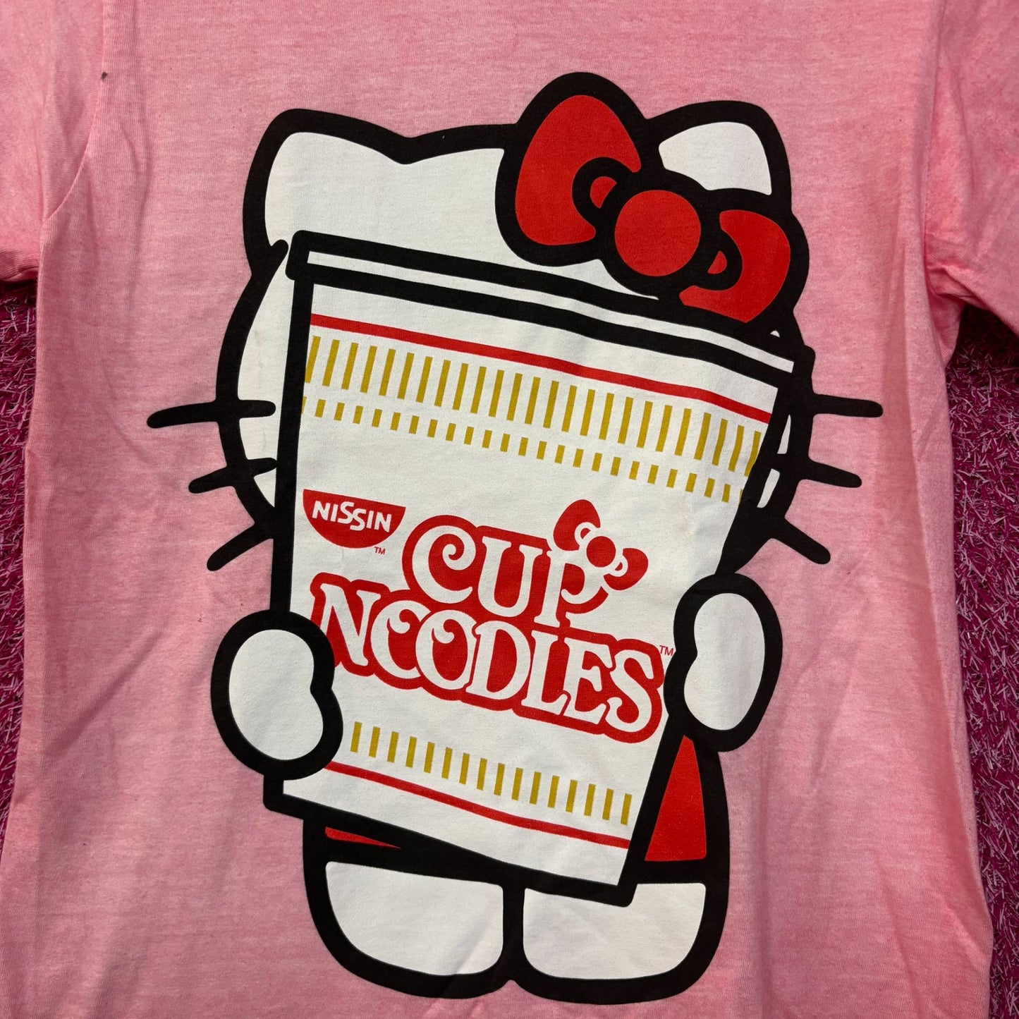 Sanrio Hello Kitty x Nissin Cup Noodles Pink T-Shirt Extra Small